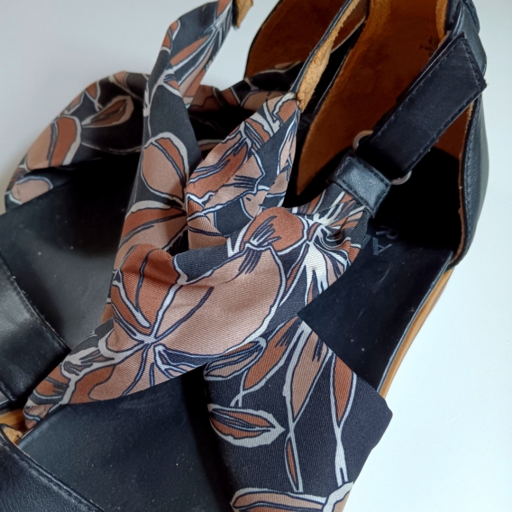Naturalizer Ivette Wedge Sandals Size 8.5M Black - Picture 7 of 9